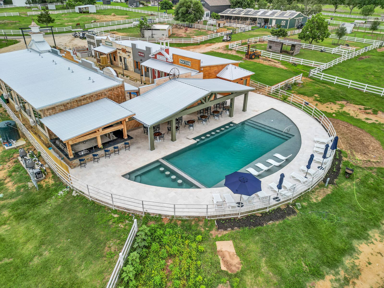 Milk & Honey Ranch resort in Burton, TX — photo 4