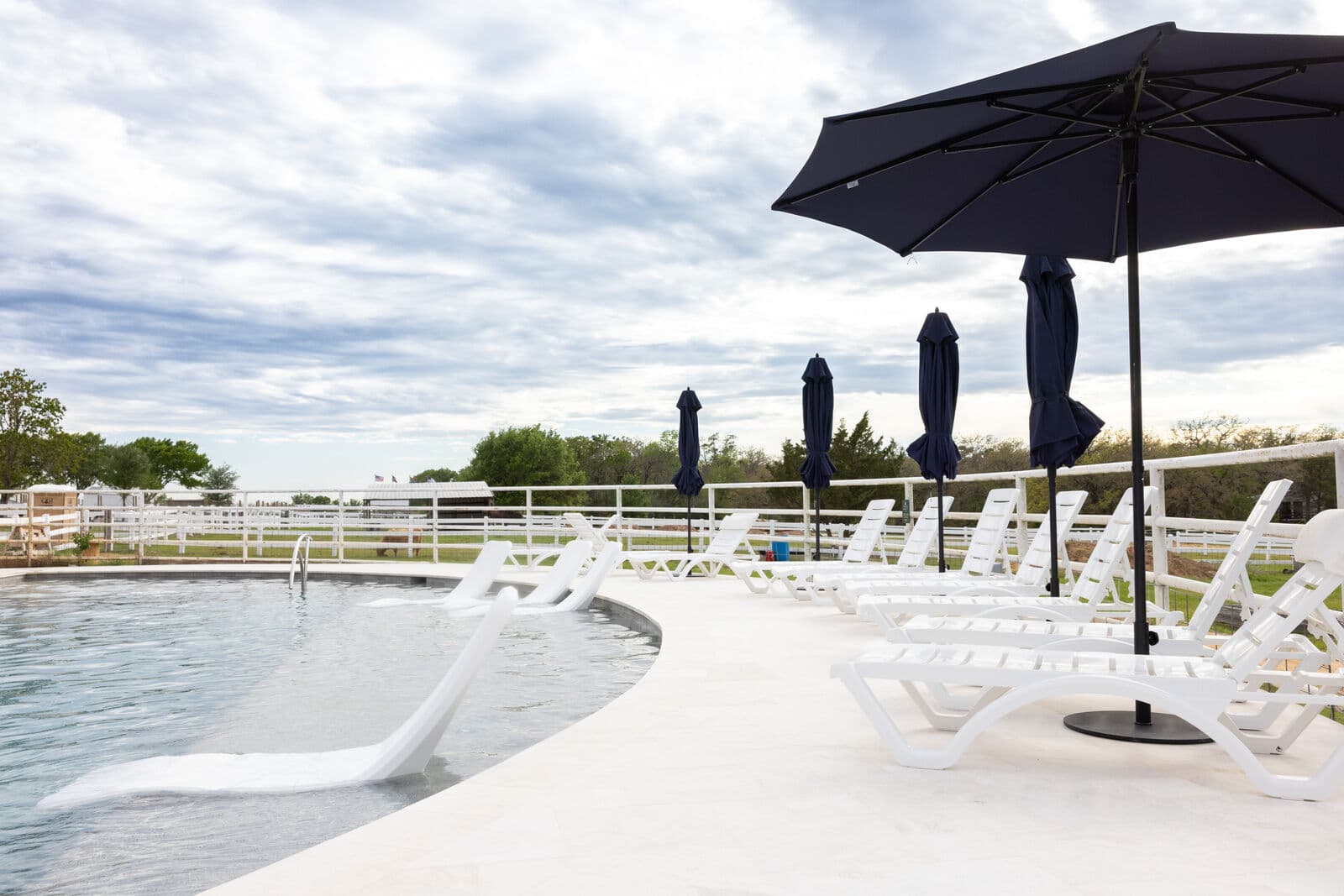 Pools & Hot Tubs