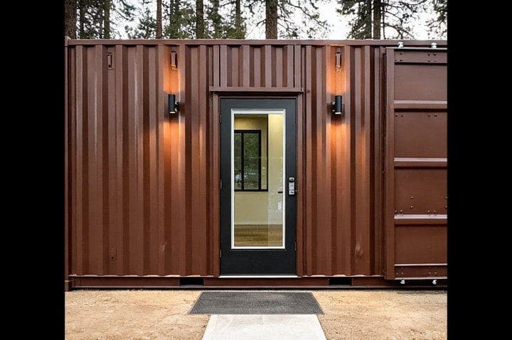 Pods exterior