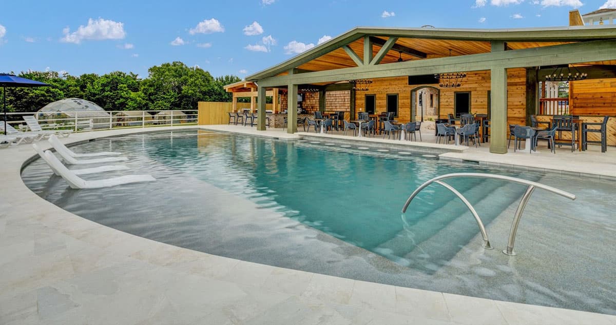Milk & Honey Ranch luxury resort in Burton, TX